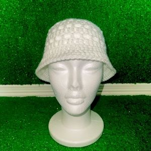 ✨White crochet bucket hat